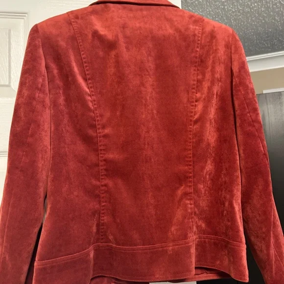 Chic Red Suede-Look Jacket – Size 8 - Picture 2 of 3
